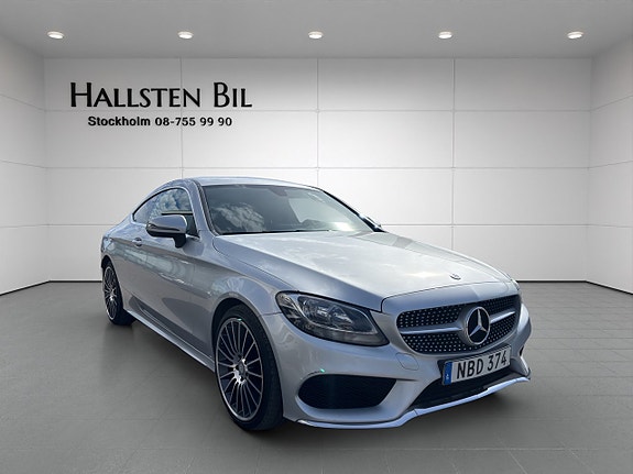 Mercedes-Benz C180 4 of 5