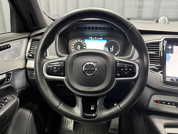 Volvo XC90 14 of 21
