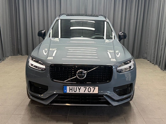 Volvo XC90 2 of 5