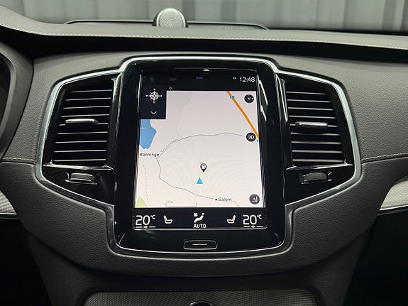 Volvo XC90 17 of 21