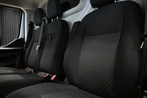 Ford Transit Custom 17 of 27