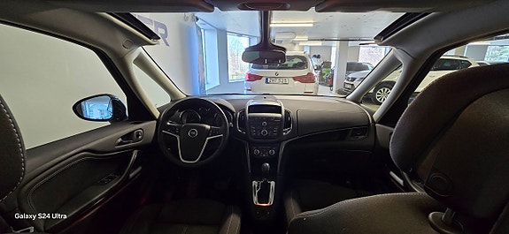 Opel Zafira Tourer 9 of 12