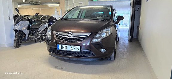 Opel Zafira Tourer 2 of 5