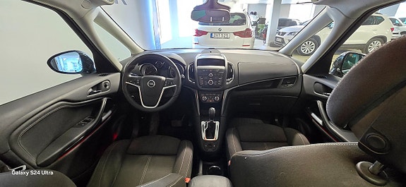Opel Zafira Tourer 8 of 12