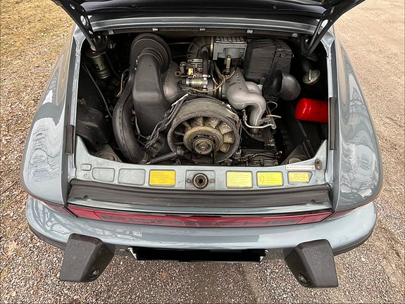 Porsche 911 Carrera 10 of 11