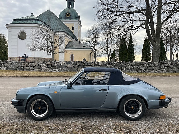 Porsche 911 Carrera 3 of 11