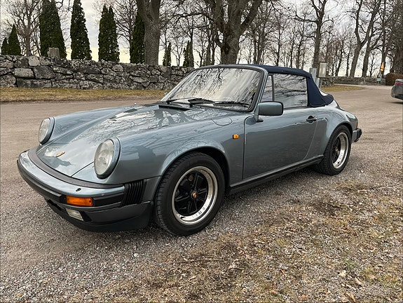 Porsche 911 Carrera 6 of 11