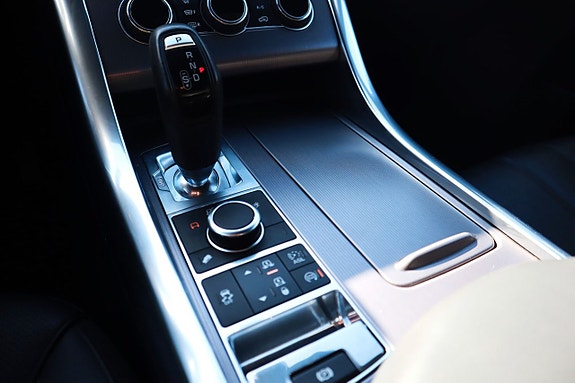 Land Rover Range Rover Sport 19 of 22