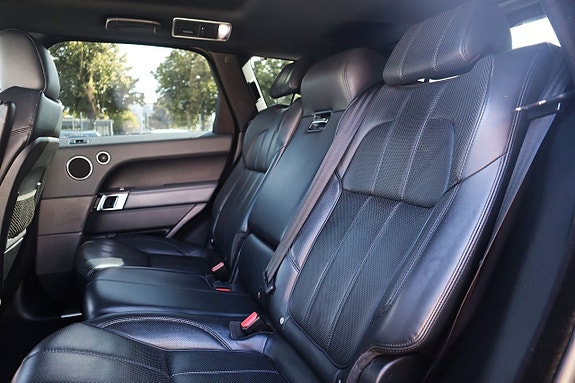 Land Rover Range Rover Sport 14 of 22