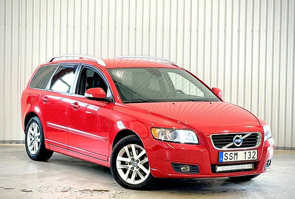 Volvo V50 2 of 5