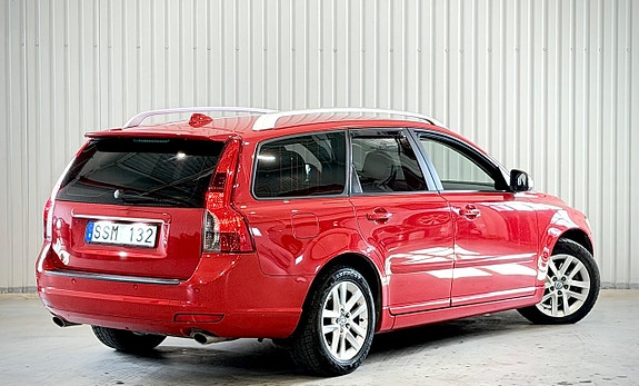Volvo V50 4 of 5