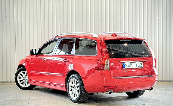 Volvo V50 3 of 5