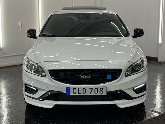 Volvo S60 2 of 5