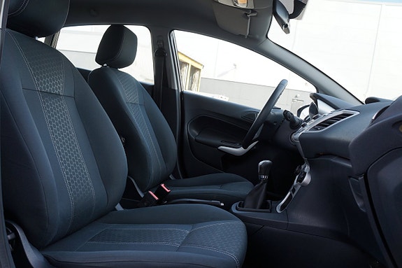 Ford Fiesta 11 of 16