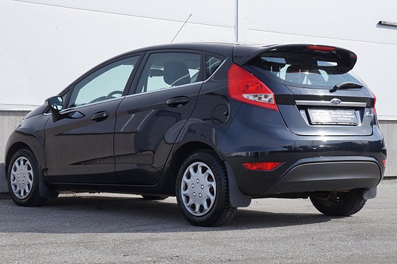Ford Fiesta 4 of 5