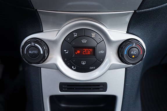 Ford Fiesta 14 of 16