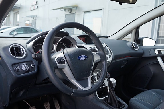 Ford Fiesta 8 of 16
