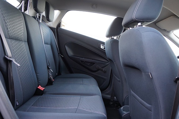 Ford Fiesta 10 of 16