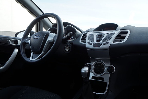 Ford Fiesta 12 of 16