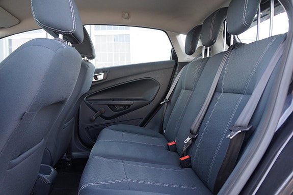 Ford Fiesta 9 of 16