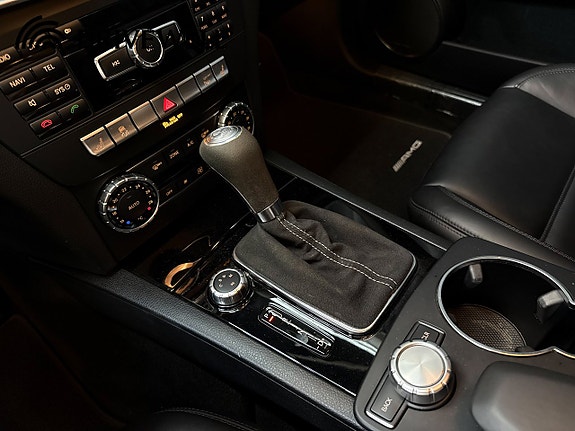 Mercedes-Benz C63 13 of 30