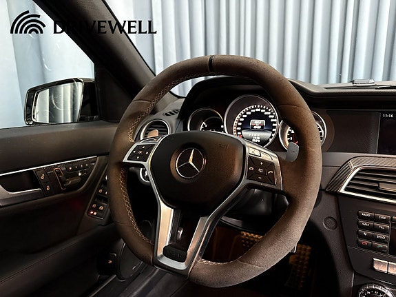 Mercedes-Benz C63 11 of 30