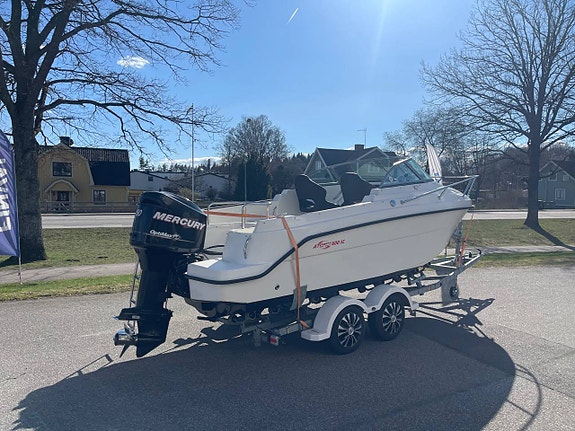 Atomix 600 CS med mercury Optimax 150 endast 148timmar vagn