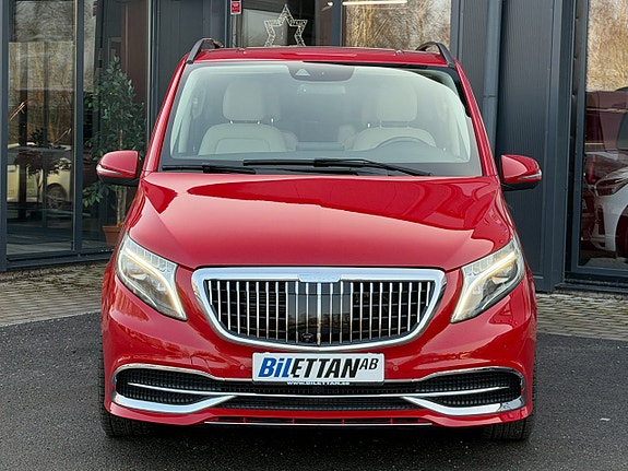 Mercedes-Benz V250 2 of 5