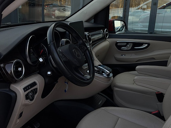 Mercedes-Benz V250 17 of 30