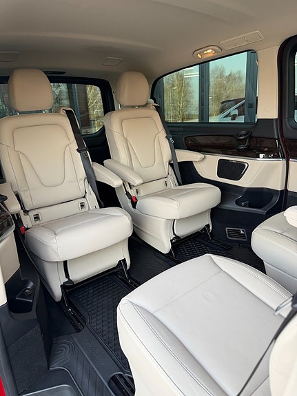 Mercedes-Benz V250 13 of 30