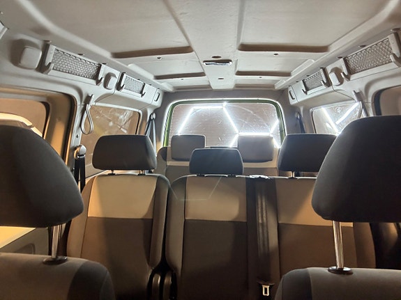 Volkswagen Caddy Maxi 11 of 15