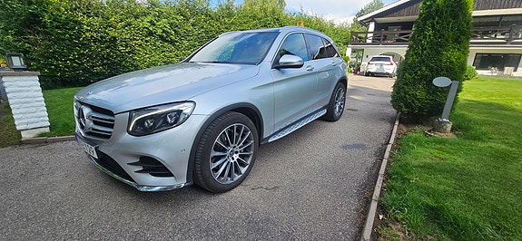 Mercedes-Benz GLC250 3 of 9