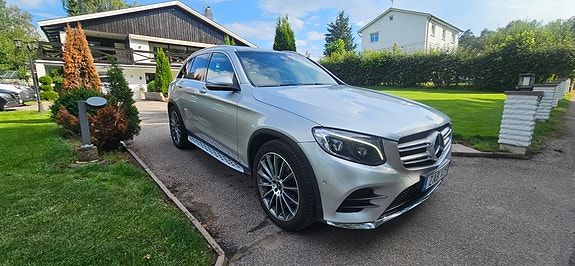 Mercedes-Benz GLC250 2 of 9
