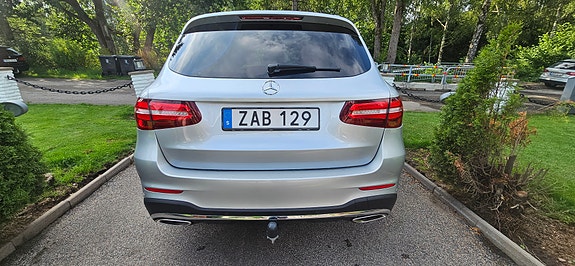 Mercedes-Benz GLC250 7 of 9