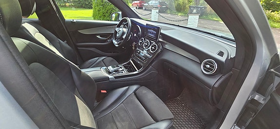 Mercedes-Benz GLC250 6 of 9