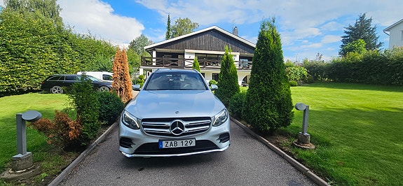 Mercedes-Benz GLC250 5 of 9