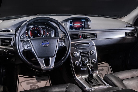 Volvo XC70 17 of 24
