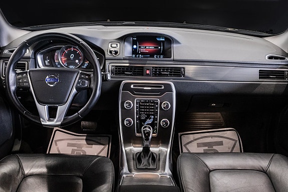 Volvo XC70 15 of 24