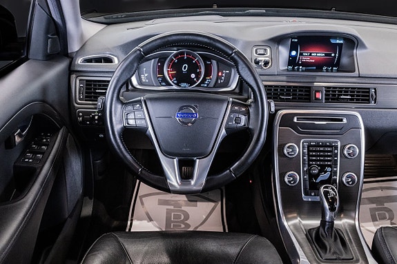 Volvo XC70 16 of 24
