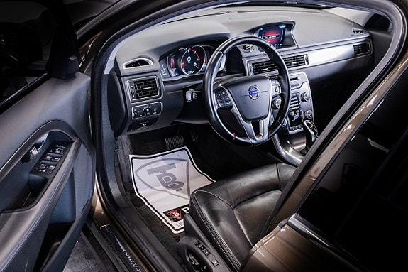 Volvo XC70 12 of 24