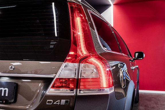 Volvo XC70 9 of 24