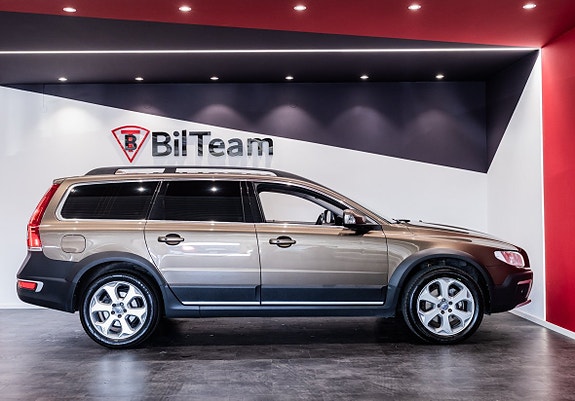 Volvo XC70 11 of 24