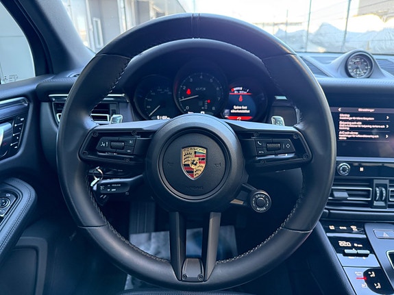 Porsche Macan GTS 21 of 29