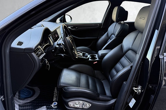 Porsche Macan GTS 13 of 29