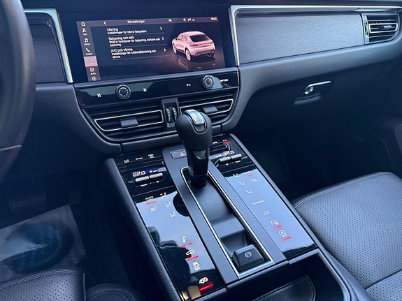 Porsche Macan GTS 25 of 29