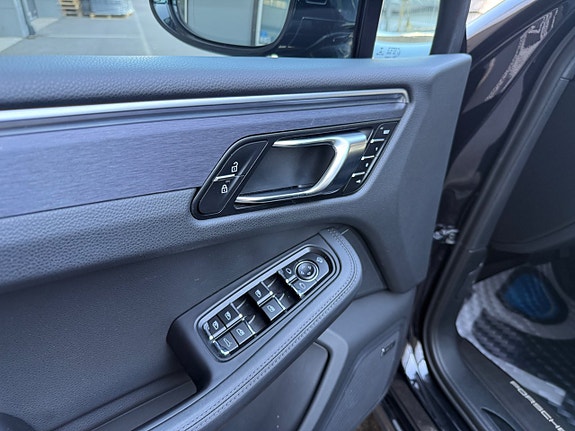 Porsche Macan GTS 15 of 29