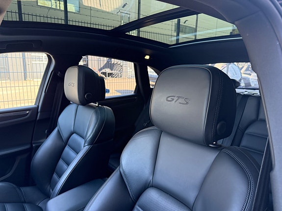Porsche Macan GTS 16 of 29