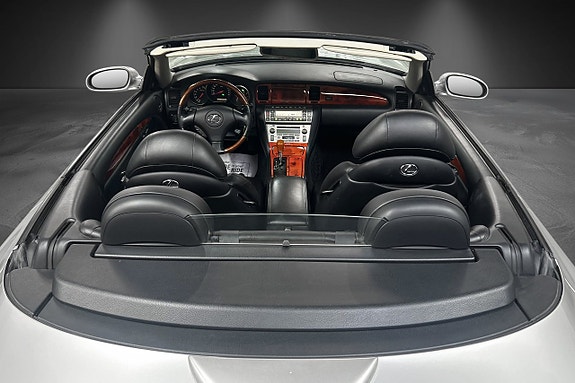 Lexus SC430 4 of 28