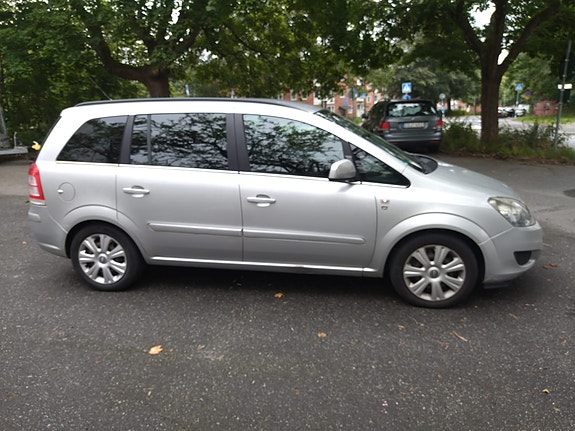 Opel Zafira 3 of 5
