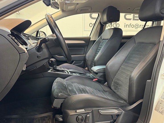 Volkswagen Passat 18 of 24